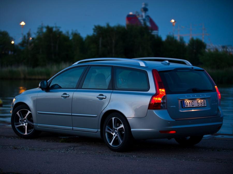  Volvo V50 Classic 2011 года  (фото 8 из 15)